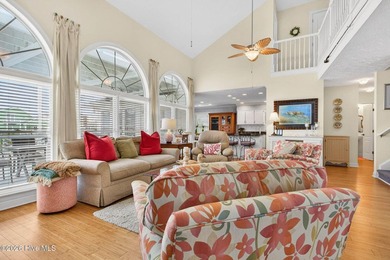 Wake up to ocean breezes and end your days with glowing coastal - photo 7