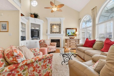 Wake up to ocean breezes and end your days with glowing coastal - photo 8