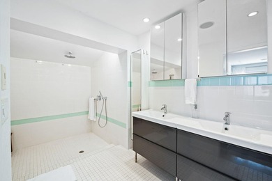 This tranquil waterfront oasis is for the those that desire a - photo 18