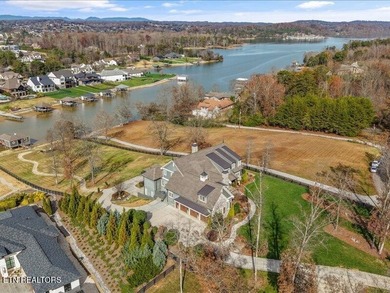A rare Farragut offering of total lakefront luxury, this - photo 57