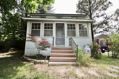 Classic 1930s Gambrel brimming with charm, character, and - photo 3