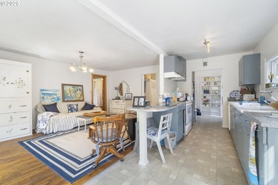 Charming multi-unit woodland retreat Near Paradise Point Beach & - photo 11