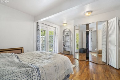 Charming multi-unit woodland retreat Near Paradise Point Beach & - photo 12