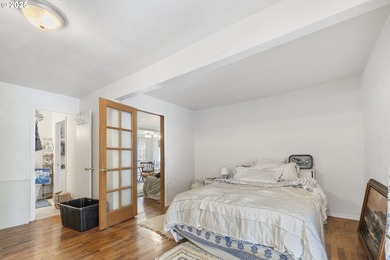 Charming multi-unit woodland retreat Near Paradise Point Beach & - photo 13