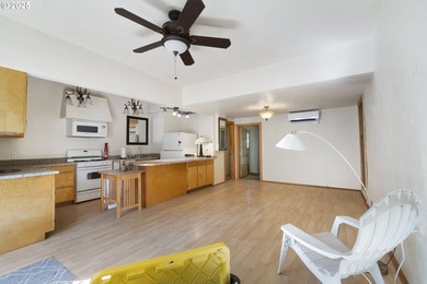 Charming multi-unit woodland retreat Near Paradise Point Beach & - photo 19