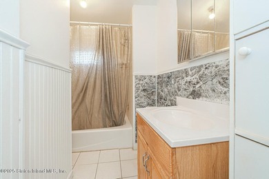 Elm Park Detached 2 Family 5 Bedrooms 2 Full Baths Renovated - photo 19