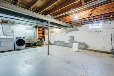 Conveniently located near Lake Ontario, this spacious 3-bedroom - photo 22