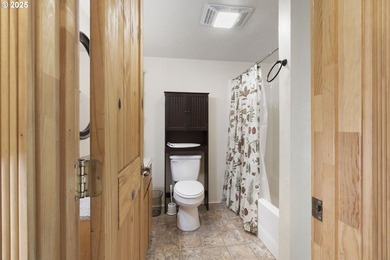 Charming multi-unit woodland retreat Near Paradise Point Beach & - photo 22