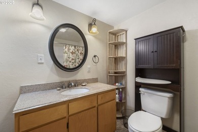Charming multi-unit woodland retreat Near Paradise Point Beach & - photo 23