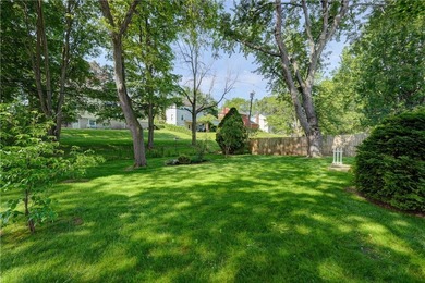 Conveniently located near Lake Ontario, this spacious 3-bedroom - photo 26
