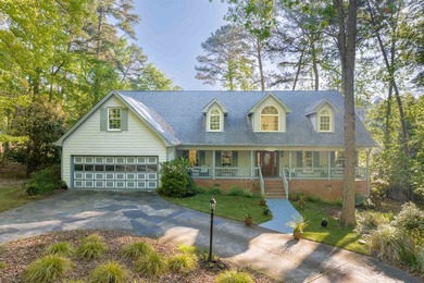 Nestled on a beautiful golf lot overlooking the seventh fairway - photo 1
