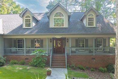 Nestled on a beautiful golf lot overlooking the seventh fairway - photo 3
