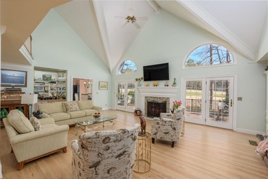 Nestled on a beautiful golf lot overlooking the seventh fairway - photo 7
