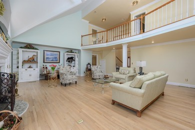 Nestled on a beautiful golf lot overlooking the seventh fairway - photo 8