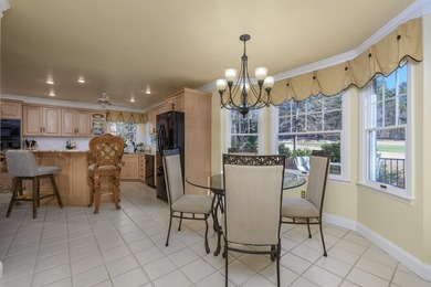 Nestled on a beautiful golf lot overlooking the seventh fairway - photo 10