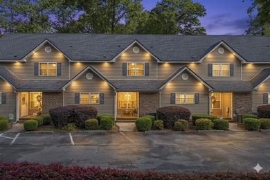 Turnkey. Renovated. Lake views + boat slip! Completely renovated - photo 1