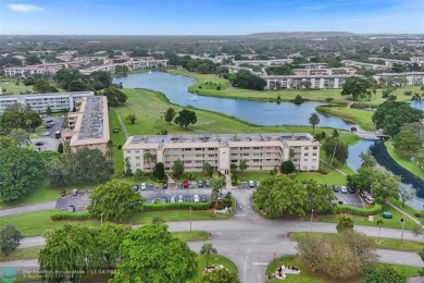 (private lake, pond, creek) Condo For Sale in Coconut Creek Florida