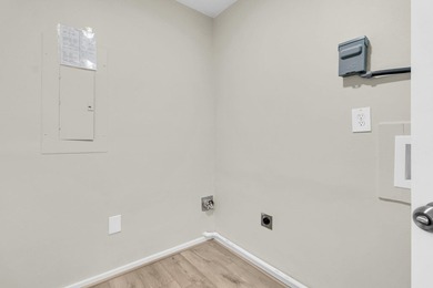 Welcome to this beautifully renovated 2-bedroom, 1.5-bath - photo 18