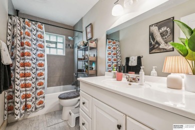 Wes Ewasiuk, M: , wewasiuk,   - Charming and well-kept ranch