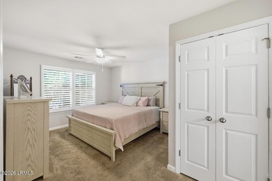 Beautifully updated with thoughtful renovations , this move-in - photo 19