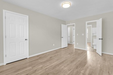 Welcome to this beautifully renovated 2-bedroom, 1.5-bath - photo 19