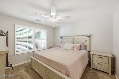 Beautifully updated with thoughtful renovations , this move-in - photo 20
