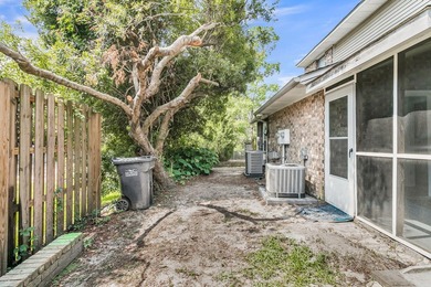 Welcome to this beautifully renovated 2-bedroom, 1.5-bath - photo 28
