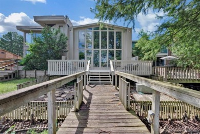 Lake Townhome/Townhouse For Sale in Shreveport, Louisiana