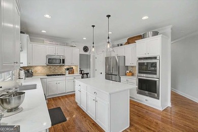 Meticulously maintained by the original owners, this ELEGANT - photo 10