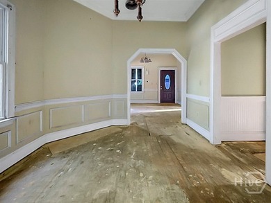 Charming Eastside Bungalow located in the Victorian District on - photo 14