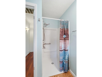 Welcome to 303 Harbor Drive in the highly sought-after Northwood - photo 17
