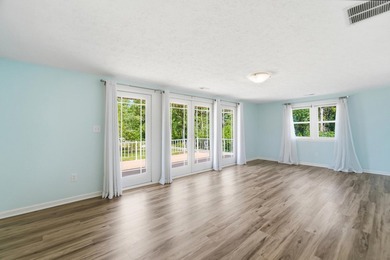Welcome to 303 Harbor Drive in the highly sought-after Northwood - photo 30