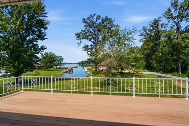 Welcome to 303 Harbor Drive in the highly sought-after Northwood - photo 33