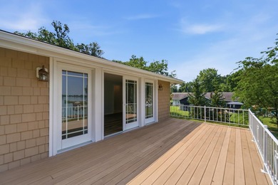 Welcome to 303 Harbor Drive in the highly sought-after Northwood - photo 36