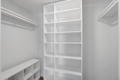 Welcome to 303 Harbor Drive in the highly sought-after Northwood - photo 38