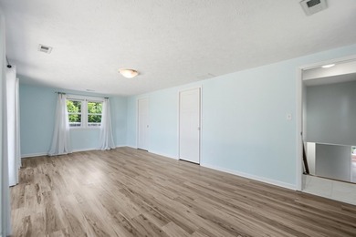 Welcome to 303 Harbor Drive in the highly sought-after Northwood - photo 39