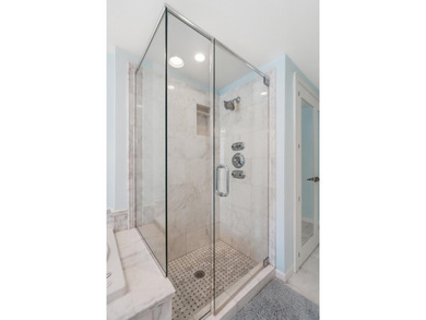 Welcome to 303 Harbor Drive in the highly sought-after Northwood - photo 44