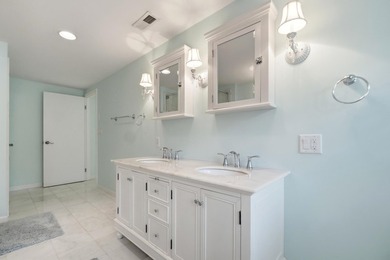 Welcome to 303 Harbor Drive in the highly sought-after Northwood - photo 45