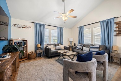A fully furnished 3-bedroom, 2-bathroom residence is ready for - photo 8