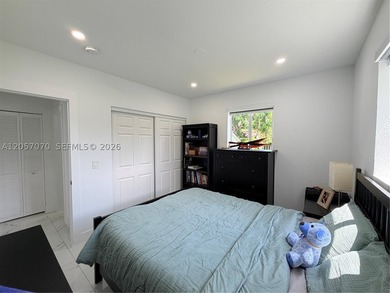 Beautifully updated 3-bedrooms, 2-baths home in the highly - photo 33