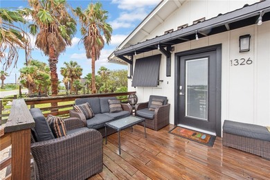 Attention BUYERS: This fully furnished 3-bedroom, 3-bath home - photo 1