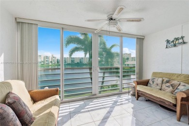 (private lake, pond, creek) Condo For Sale in Dania Florida