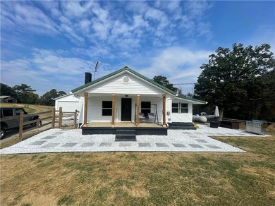 (private lake, pond, creek) Home For Sale in Resaca Georgia