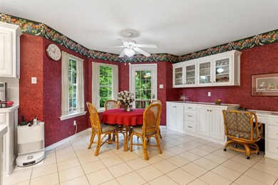 Custom-built, one owner home in beautiful Hideaway Lake, Texas - photo 11