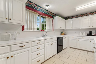 Custom-built, one owner home in beautiful Hideaway Lake, Texas - photo 15