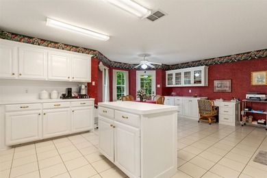 Custom-built, one owner home in beautiful Hideaway Lake, Texas - photo 17
