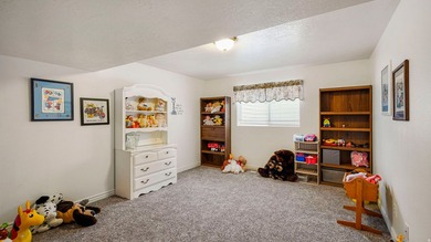 Nestled in a peaceful cul-de-sac, this beautifully updated home - photo 25