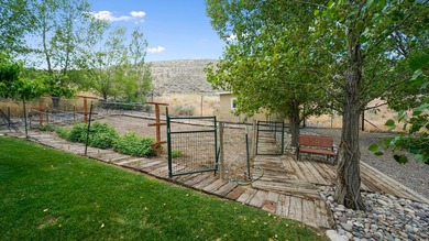 Nestled in a peaceful cul-de-sac, this beautifully updated home - photo 39
