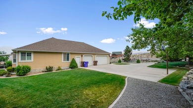 Nestled in a peaceful cul-de-sac, this beautifully updated home - photo 40
