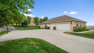 Nestled in a peaceful cul-de-sac, this beautifully updated home - photo 41